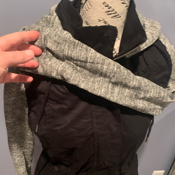 Love Tree rain jacket - Picture 2 of 5